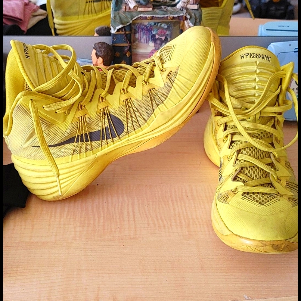 Nike hyperdunks